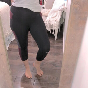 Avia size medium 8-10 black colorblock leggings